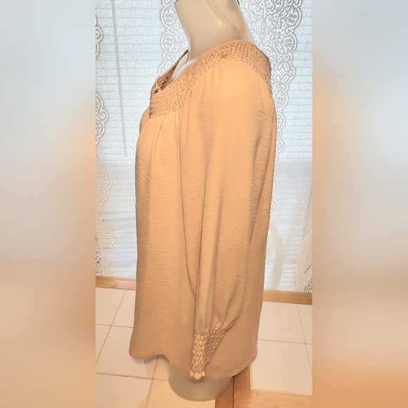 Calvin Klein beige/tan tie front blouse size Large - Picture 3 of 6